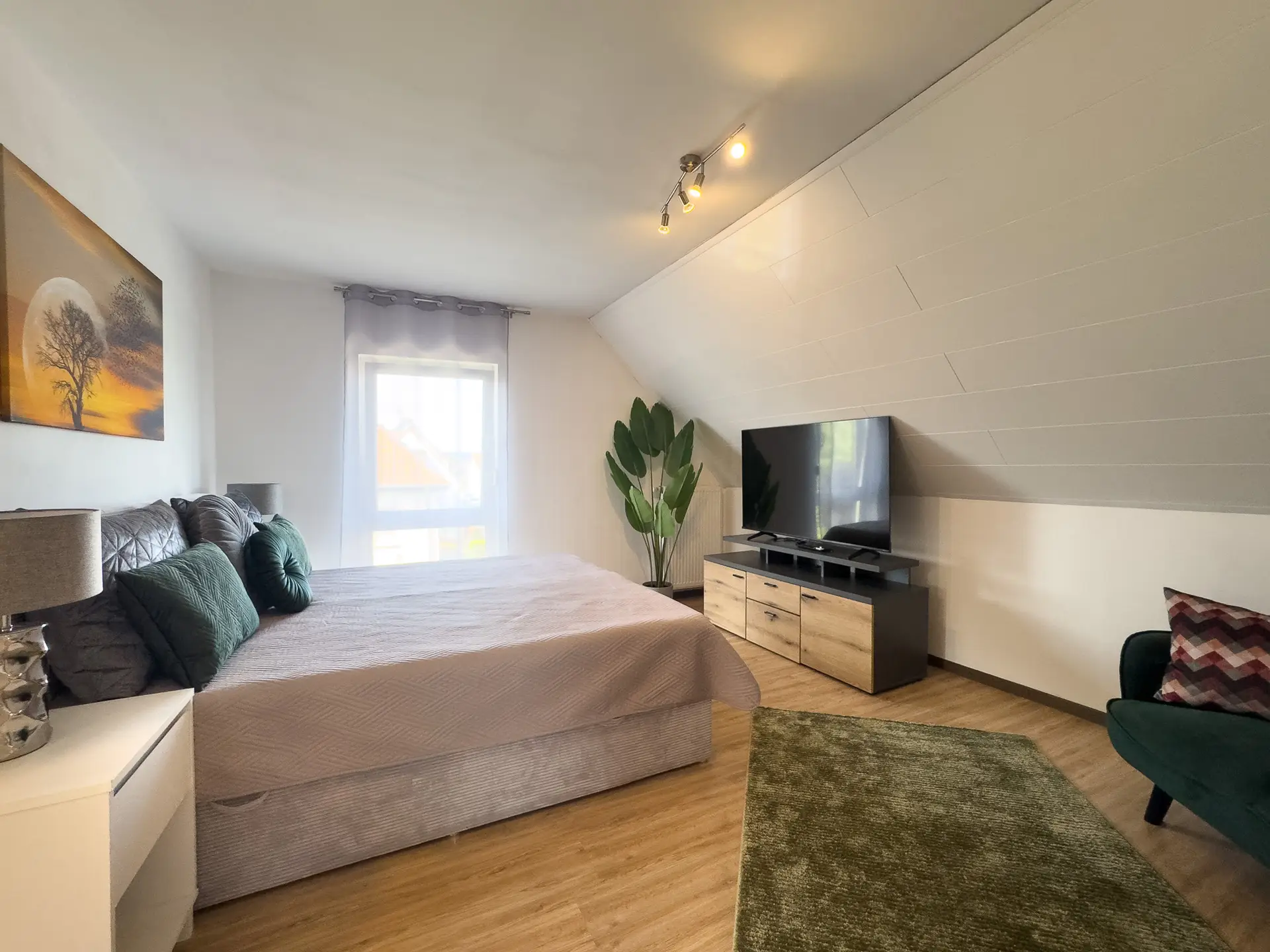 Ramstein-26-bedroom-01