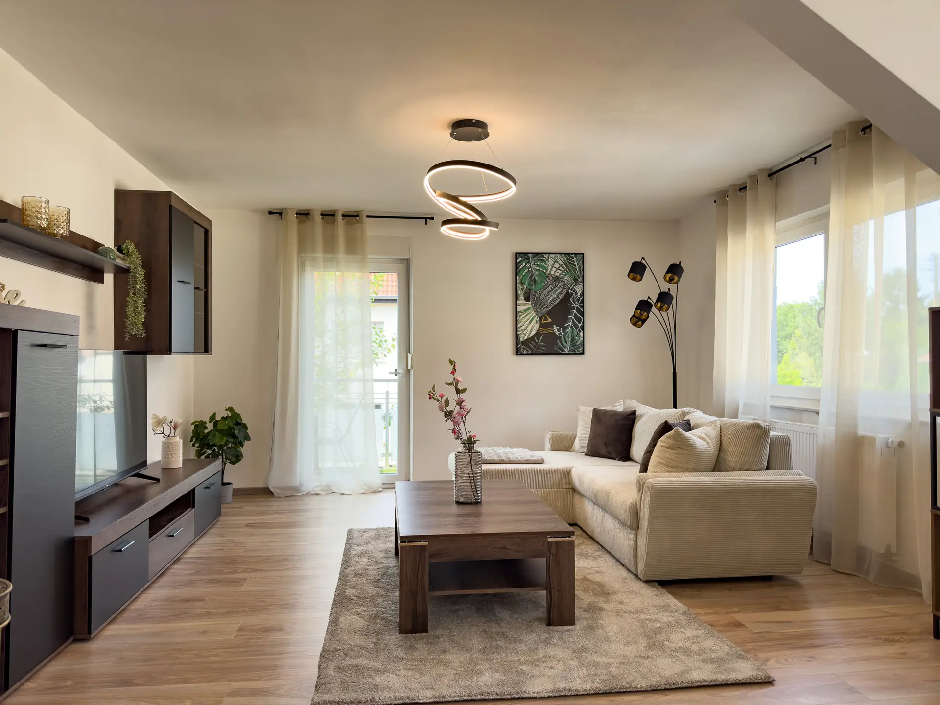 Ramstein-26-livingroom-01